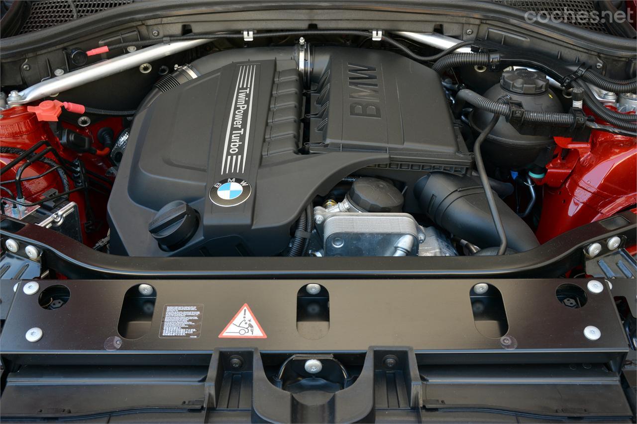 El motor del X4 35i es un sensacional 6 cilindros turbo de 3 litros que rinde 400 Nm de par entre 1.200 y 5.000 rpm, así como 306 CV entre 5.800 y 6.400 rpm.