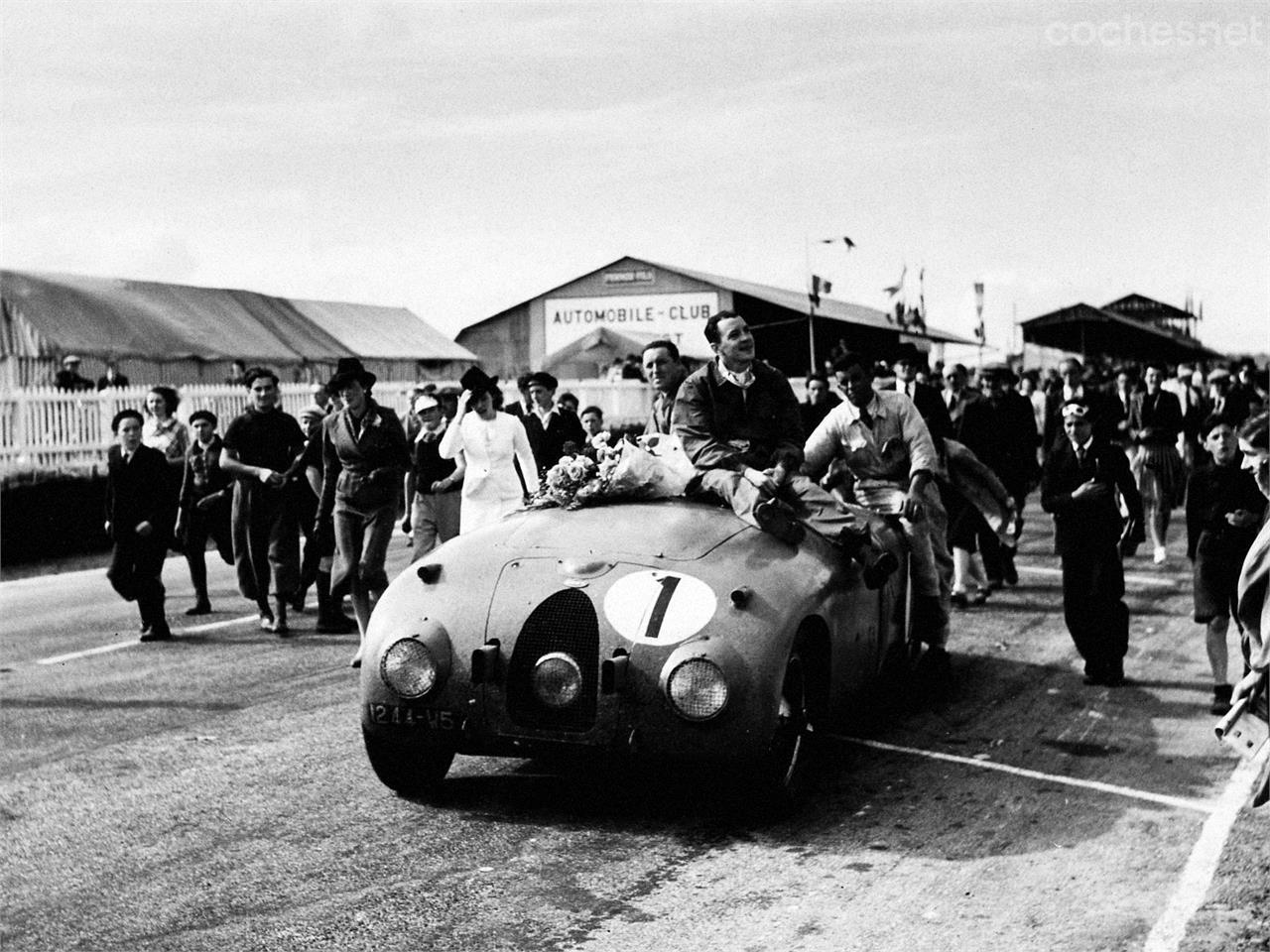 Bugatti ganó las 24 Horas de Le Mans de 1939 con este Type 57 pilotado por los franceses Jean-Pierre Wimille y Pierre Veyron.