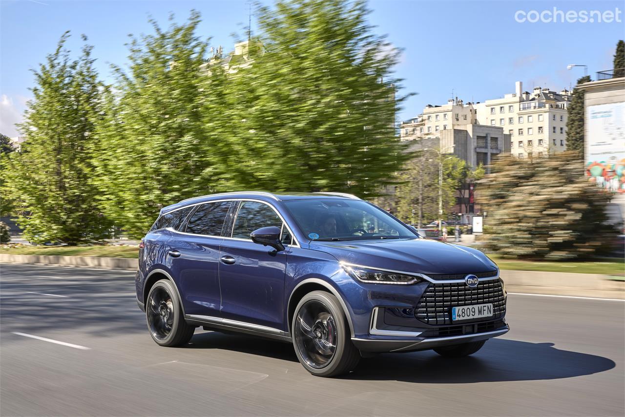 El BYD Tang se ofrecerá solo como modelo eléctrico, aunque existe también en híbrido enchufable en China y podría llegar también a España en esa configuración.