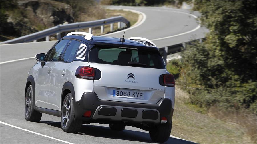 El Citroën C3 Aircross con esta nueva caja de cambios EAT6 es fácil de conducir, cómodo y brioso a la vez en carreteras reviradas. 