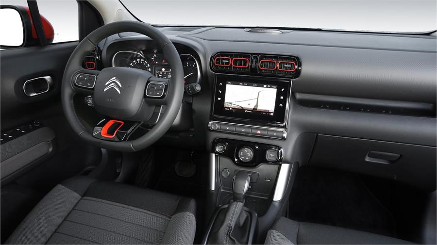 El interior del Citroën C3 Aircross se puede personalizar con diferentes texturas para la tapicería y los acabados, así como pequeños detalles de color a juego con la carrocería. 