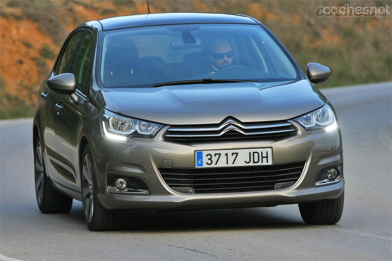 El C4 con este motor diésel tiene un comportamiento correcto en carretera, pero hay que acostumbrarse a los suaves balanceos de carrocería que provocan sus suspensiones tirando a blandas. 