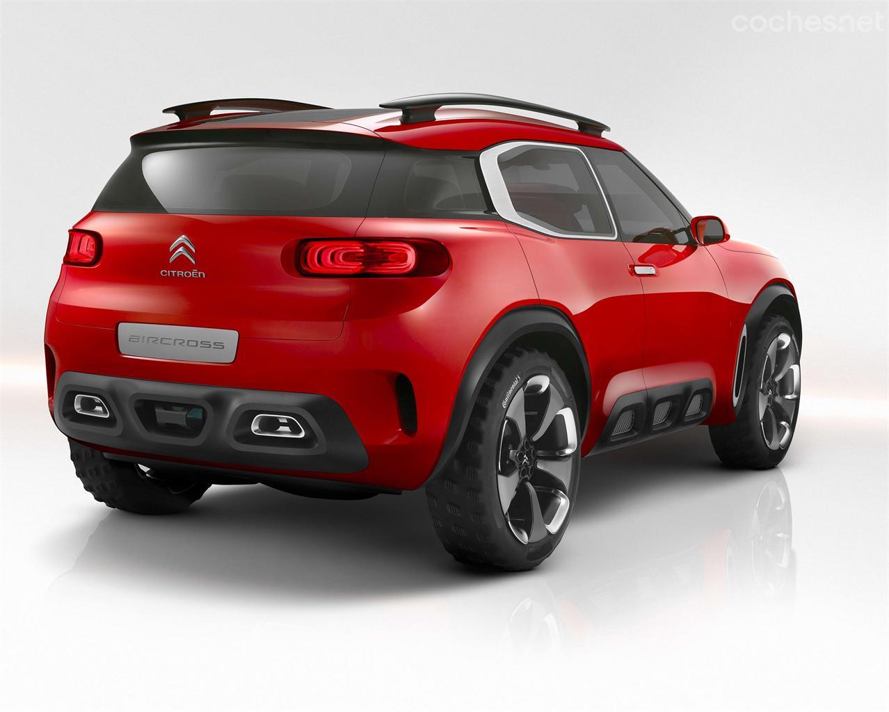 Monta llantas de 21 pulgadas y soluciones estéticas típicas de un concept de salón. Pero bien podría trasladarse a la serie algo muy parecido, como ya hizo Citroën con el C4 Cactus. 