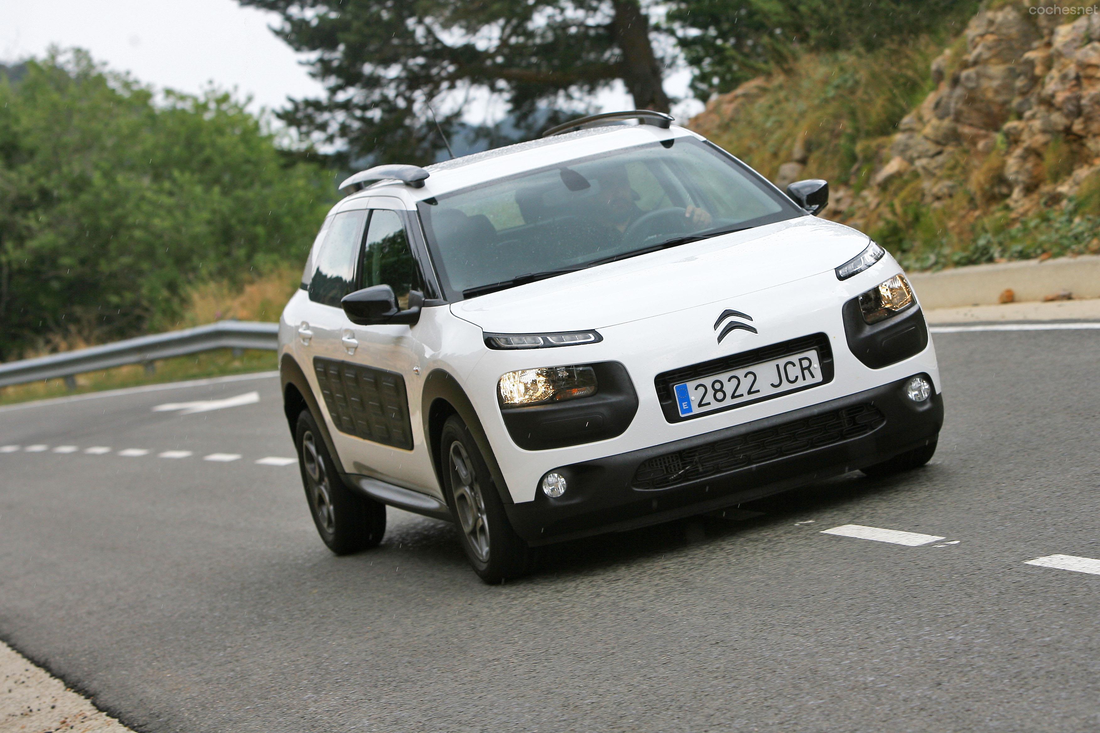 El Citroën C4 Cactus es el más ligero del comparativo, pero no por ello el que ofrece el mejor comportamiento. Su suspensión es blanda y la carrocería balancea en las curvas. 