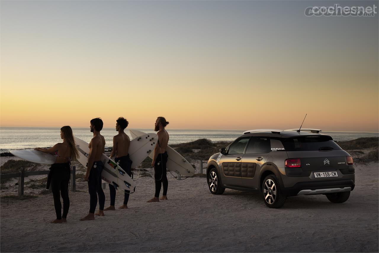 Inspirada en el mundo del surf, el Citroën C4 Cactus Rip Curl busca atraer una clientela joven y amante del deporte. 