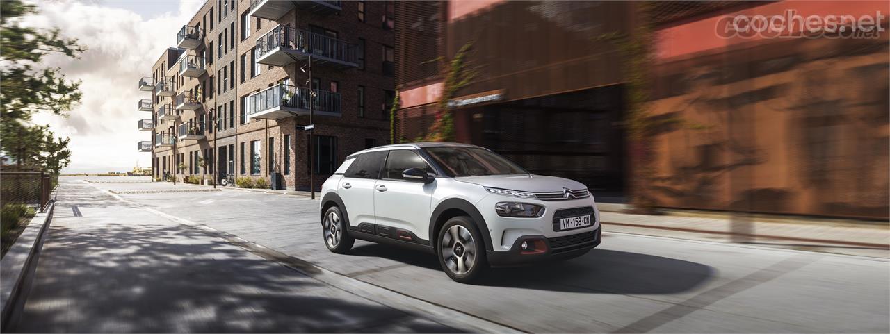 La gama de motores del nuevo Citroën C4 Cactus la forman tres motores de gasolina y dos diésel, uno de ellos con 120 CV de potencia que llegará más adelante. 