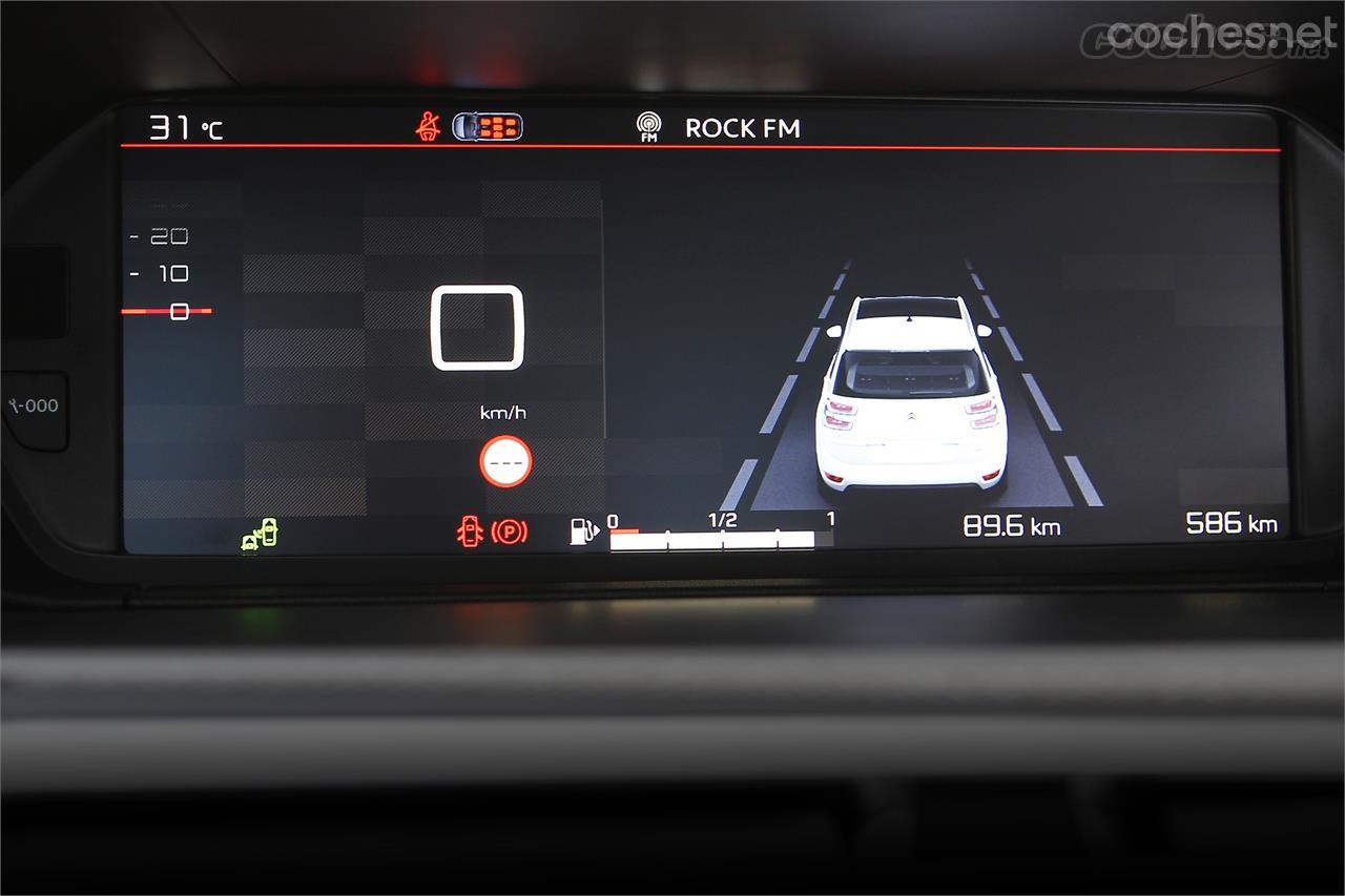 Algunos de los sistemas de asistencia introducidos en el nuevo Citroën C4 Picasso son el de aviso de salida de carril y la lectura de señales de tráfico. 