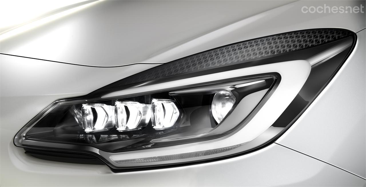 Los faros del nuevo Citroën DS3 destacan por ser los primeros de la industria del automóvil que combinan a la vez módulos LED y Xenón.