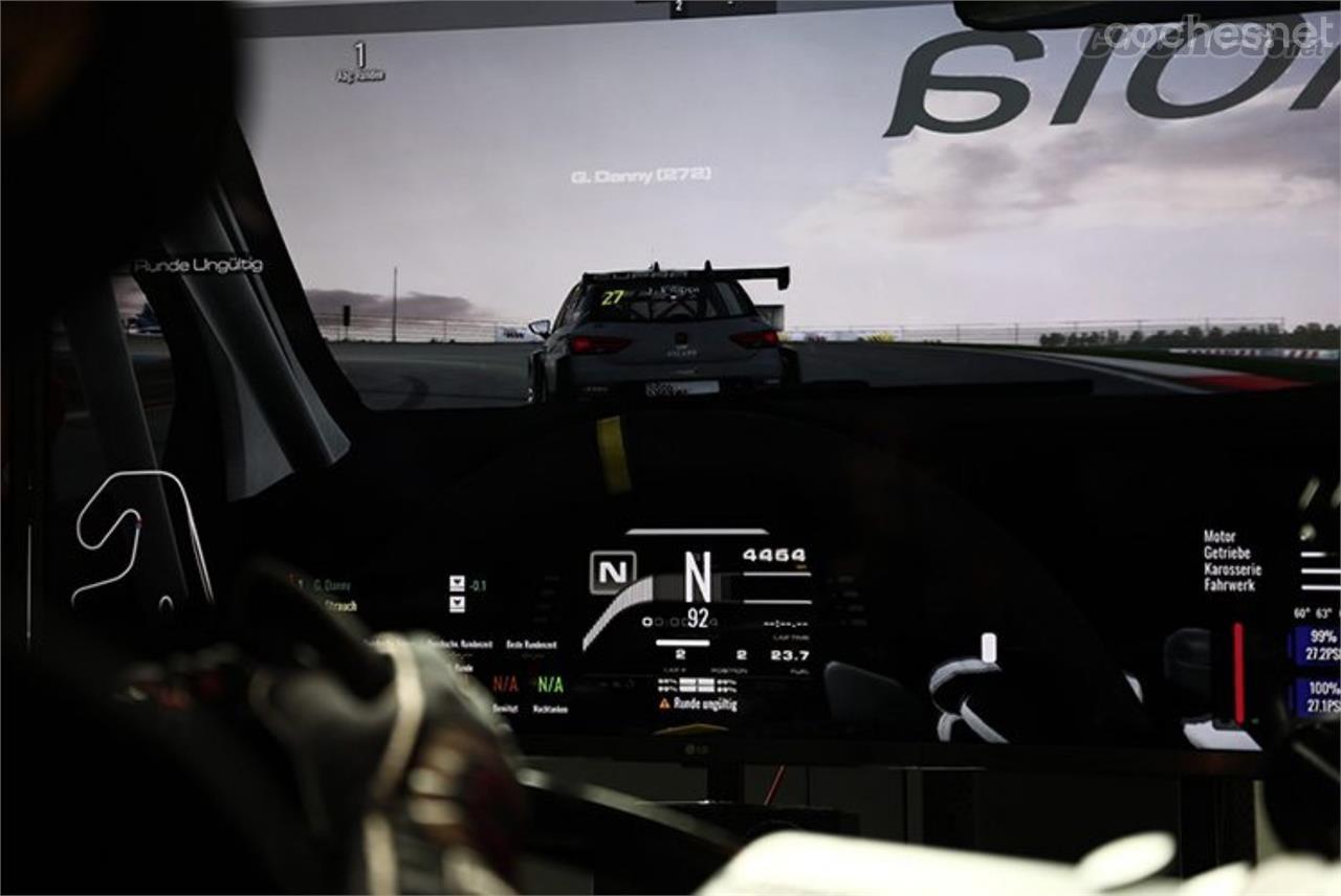 La competición virtual con el Cupra León de competición ya está disponible en el simulador RaceRoom.