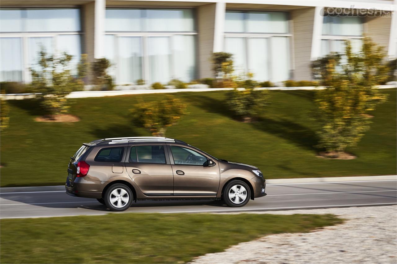 El nuevo motor de gasolina 1.0 de 75 CV cumple perfectamente en ciudad y alrededores, pero se queda algo corto para quienes hagan autopista con frecuencia o con el coche cargado.