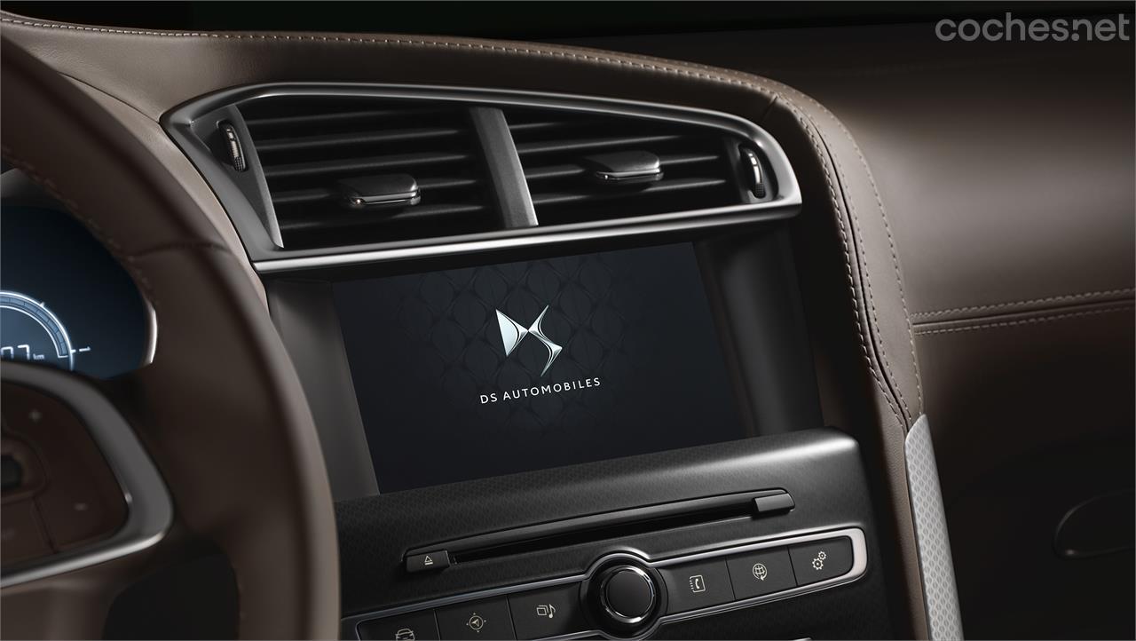 Se incorporan nuevos sistemas de conectividad: MirrorLink y CarPlay.