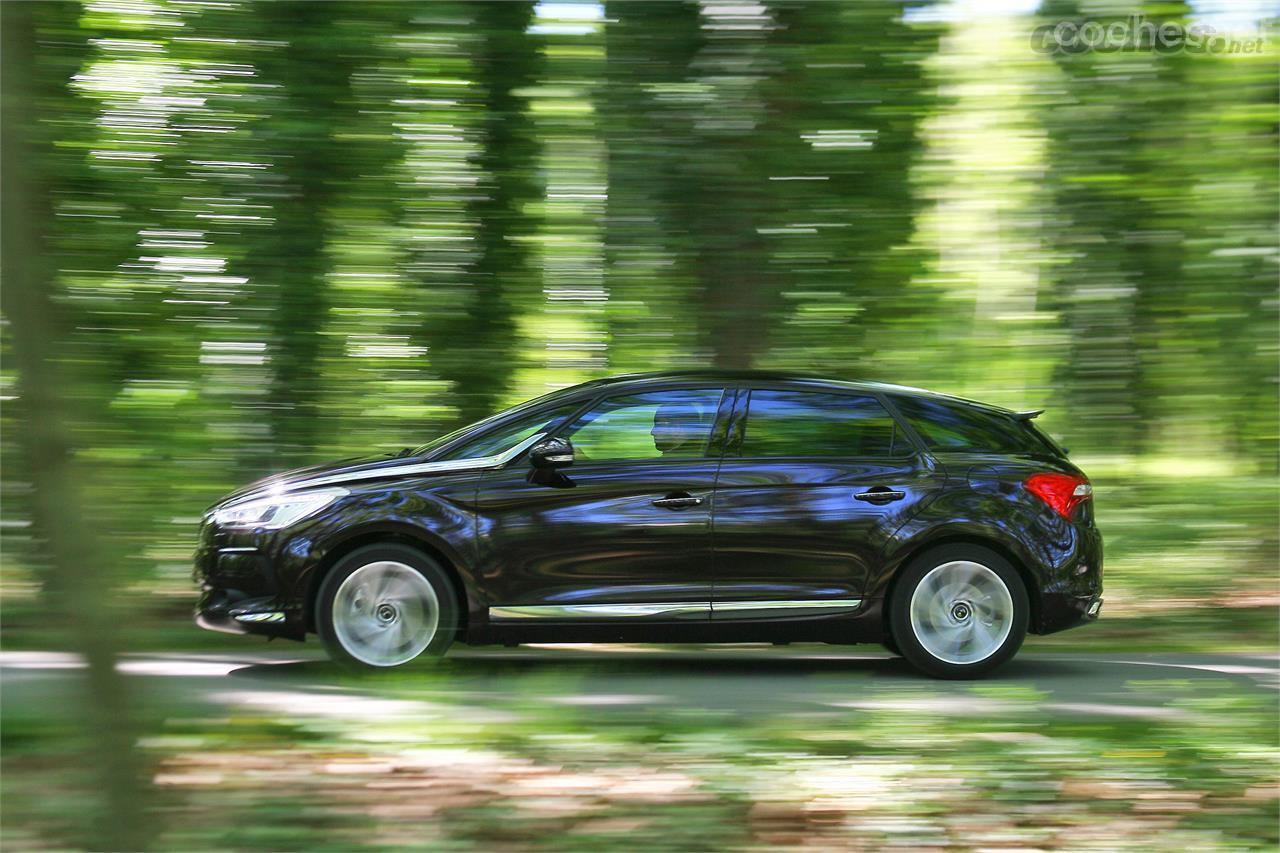 Un rodador infatigable a ritmo tranquilo que no gasta en exceso. El Ds5 no es un coche muy dinámico pero proporciona un confort absoluto.