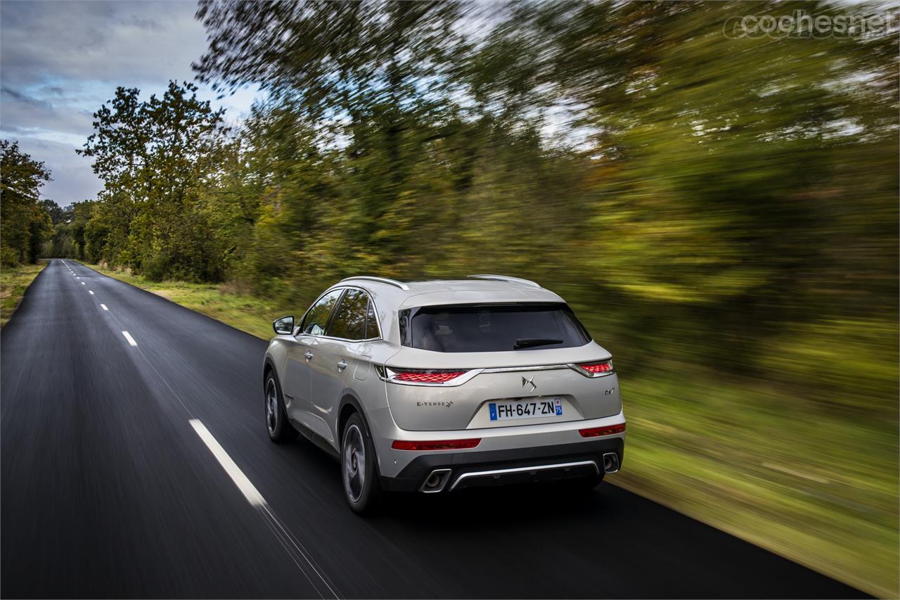 En el DS7 Crossback e-Tense podemos circular en modo puramente eléctrico, sólo con el motor térmico, o combinar ambos métodos de propulsión. 