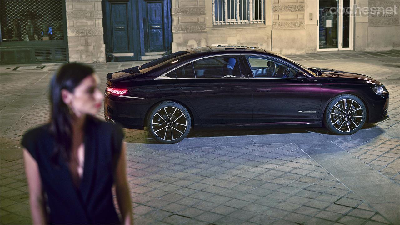 La berlina "premium" DS 9 estrena su nueva serie limitada 'Opéra Première'.