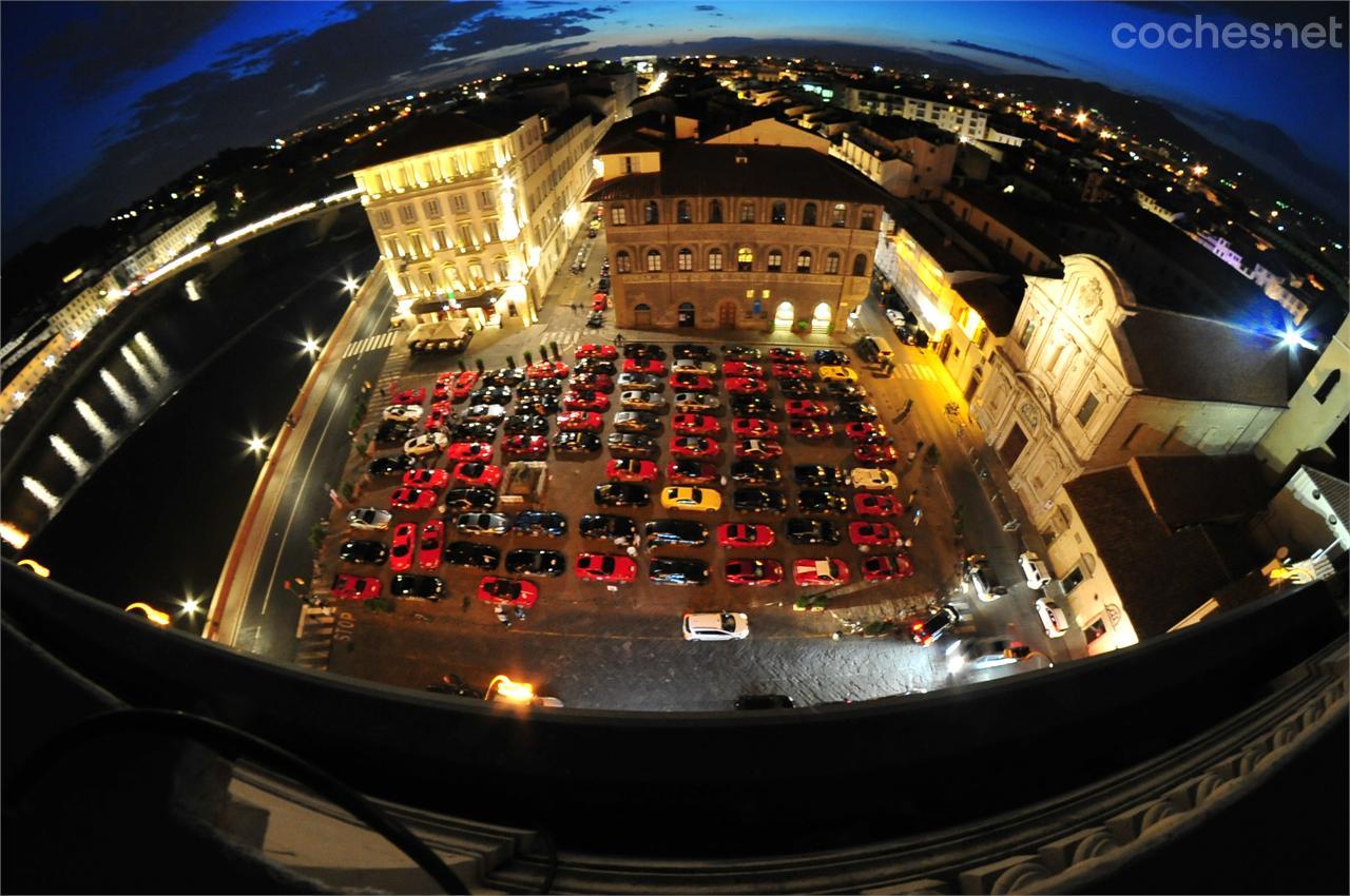 90 Ferrari con conductores de 27 nacionalidades distintas tomaron parte en la tercera edición del Ferrari Cavalcade celebrada en Sicilia, Italia.