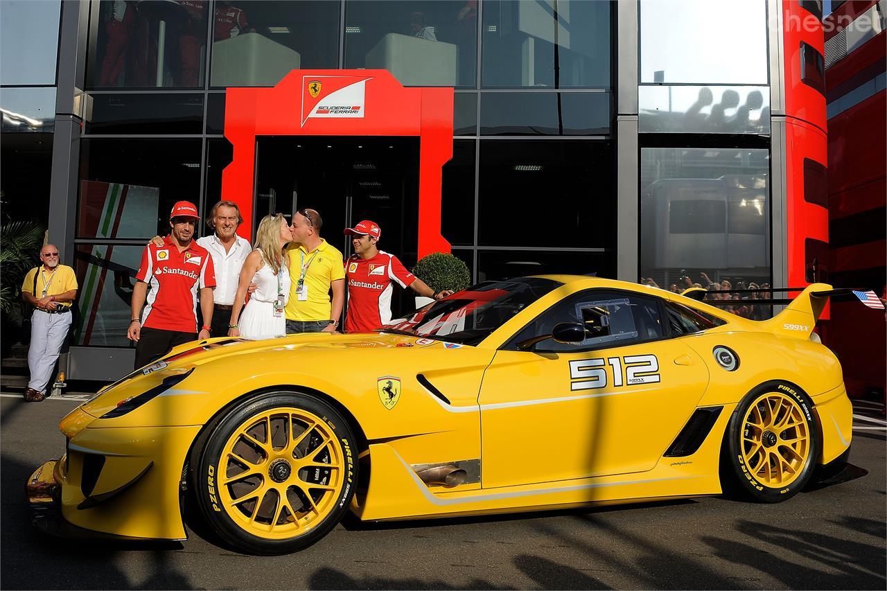 Ferrari 599XX de Benjamin y Christine Sloss, un coche que les fue entregado en 2012 por Luca di Montezemolo, Fernando Alonso y Felipe Massa.