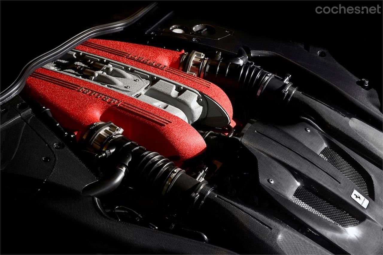 El espectacular motor V12 atmosférico rinde ahora 780 CV, 40 CV más que el convencional, y permite a este Ferrari alcanzar más de 340 km/h de velocidad punta.