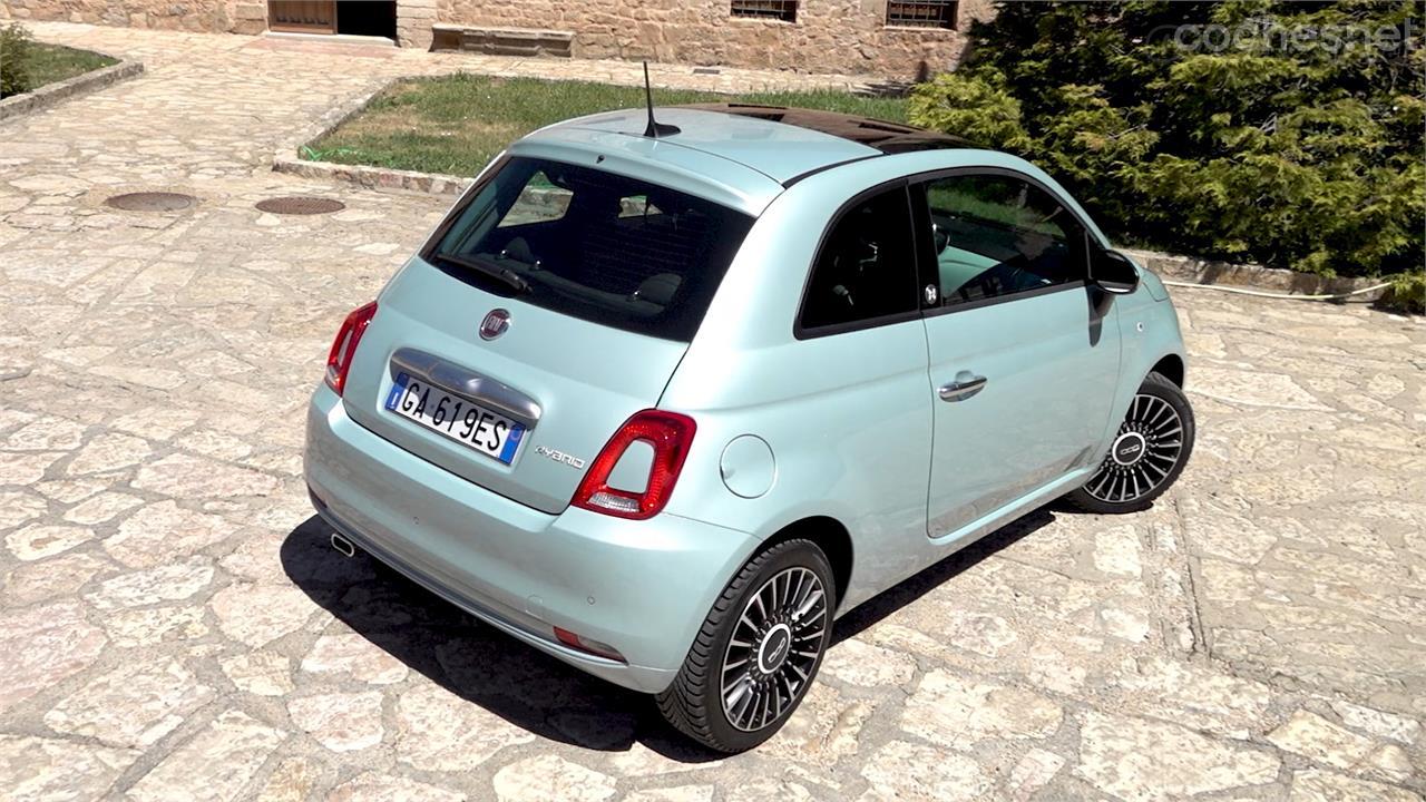 El 500 Hybrid, junto con el Panda Hybrid, son los primeros híbridos de la marca italiana Fiat. 