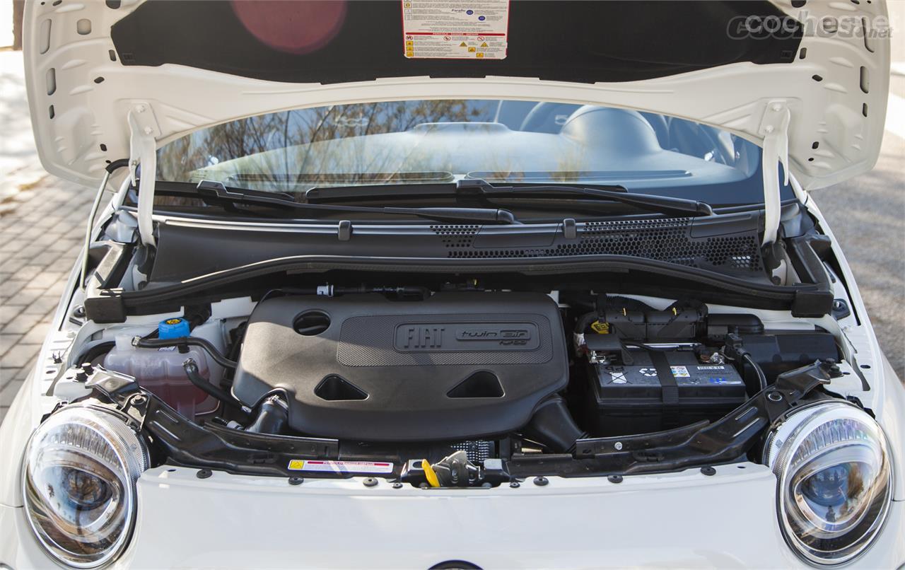 El motor de esta versión es un bicilíndrico de gasolina que da 105 CV.