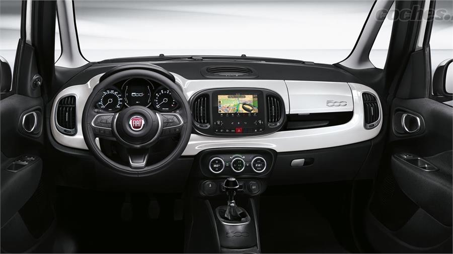 La tecnología y la conectividad son las señas de identidad del interior del nuevo Fiat 500L.