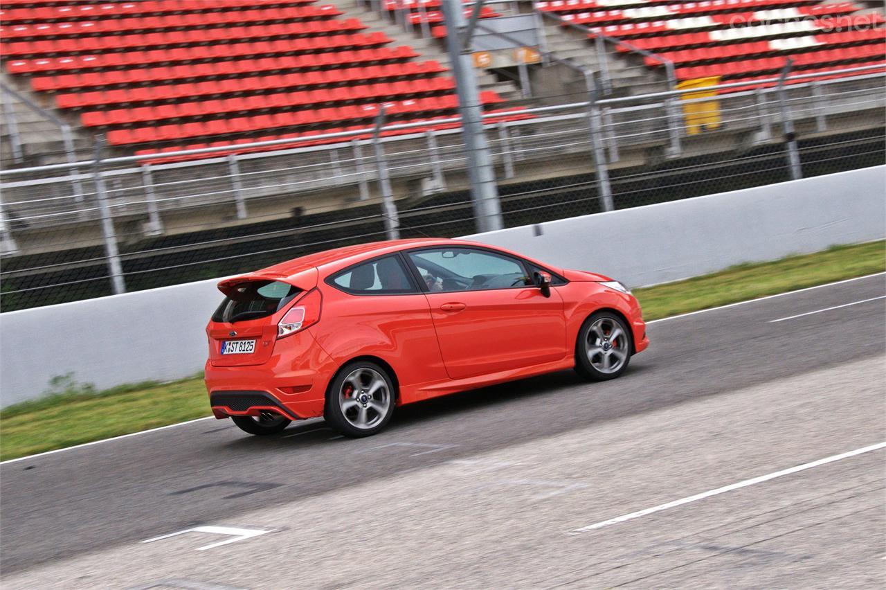 Gracias al 1.6 EcoBoost, alcanza los 200 km/h en un suspiro