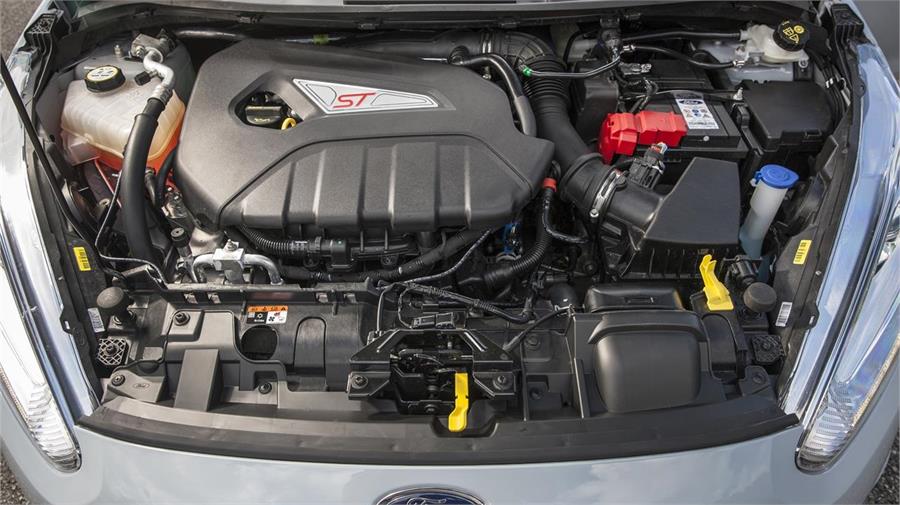 Su motor EcoBoost de 1.6 litros recibe 18 CV adicionales para situar la potencia final de este Fiesta en 200 CV. Es el más potente jamás fabricado en serie.