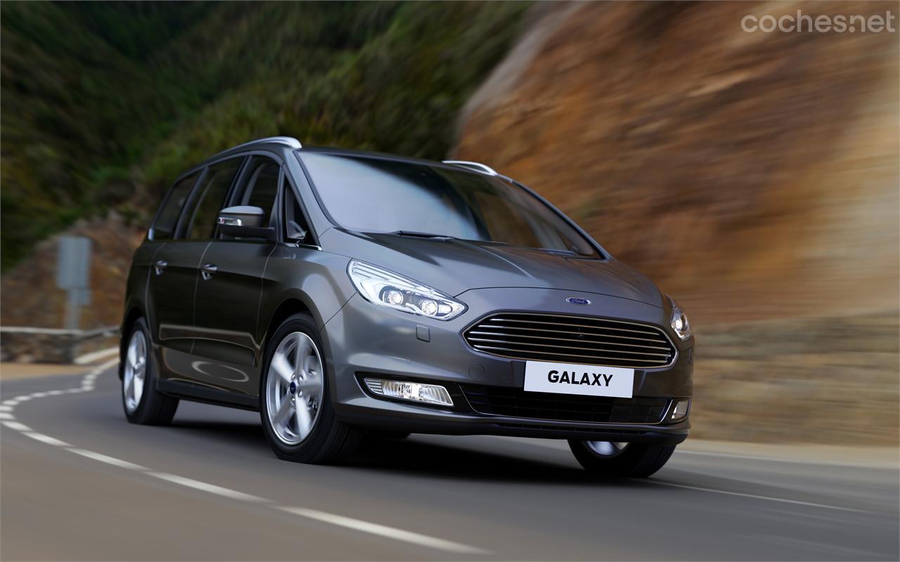 El nuevo Galaxy tiene un morro muy parecido al de los Mondeo y S-Max con los que comparte tanto la plataforma como los motores.