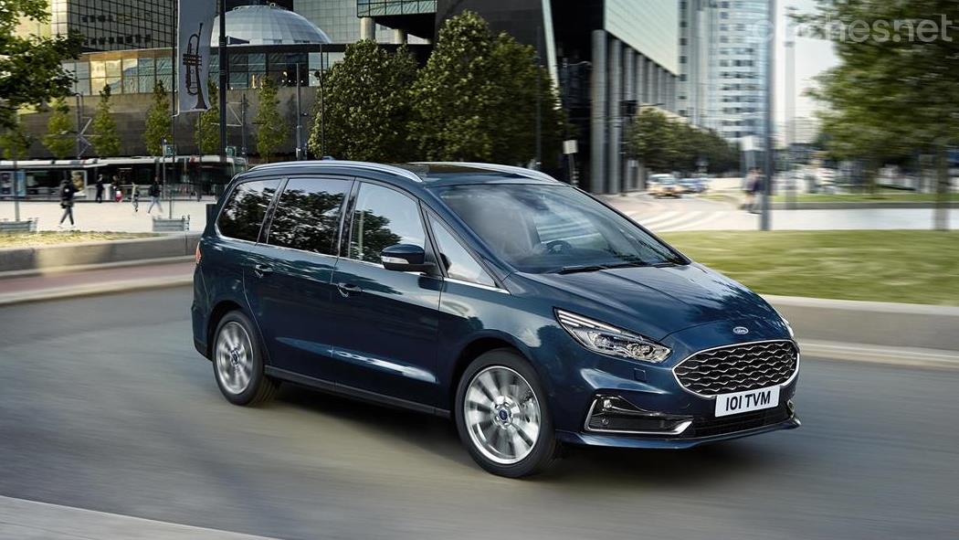 FORD Galaxy - The Ford Galaxy is one of the veteran minivans with three individual seats in the second row.  Its good finishes and equipment, and the new hybrid engine, make it very interesting. 