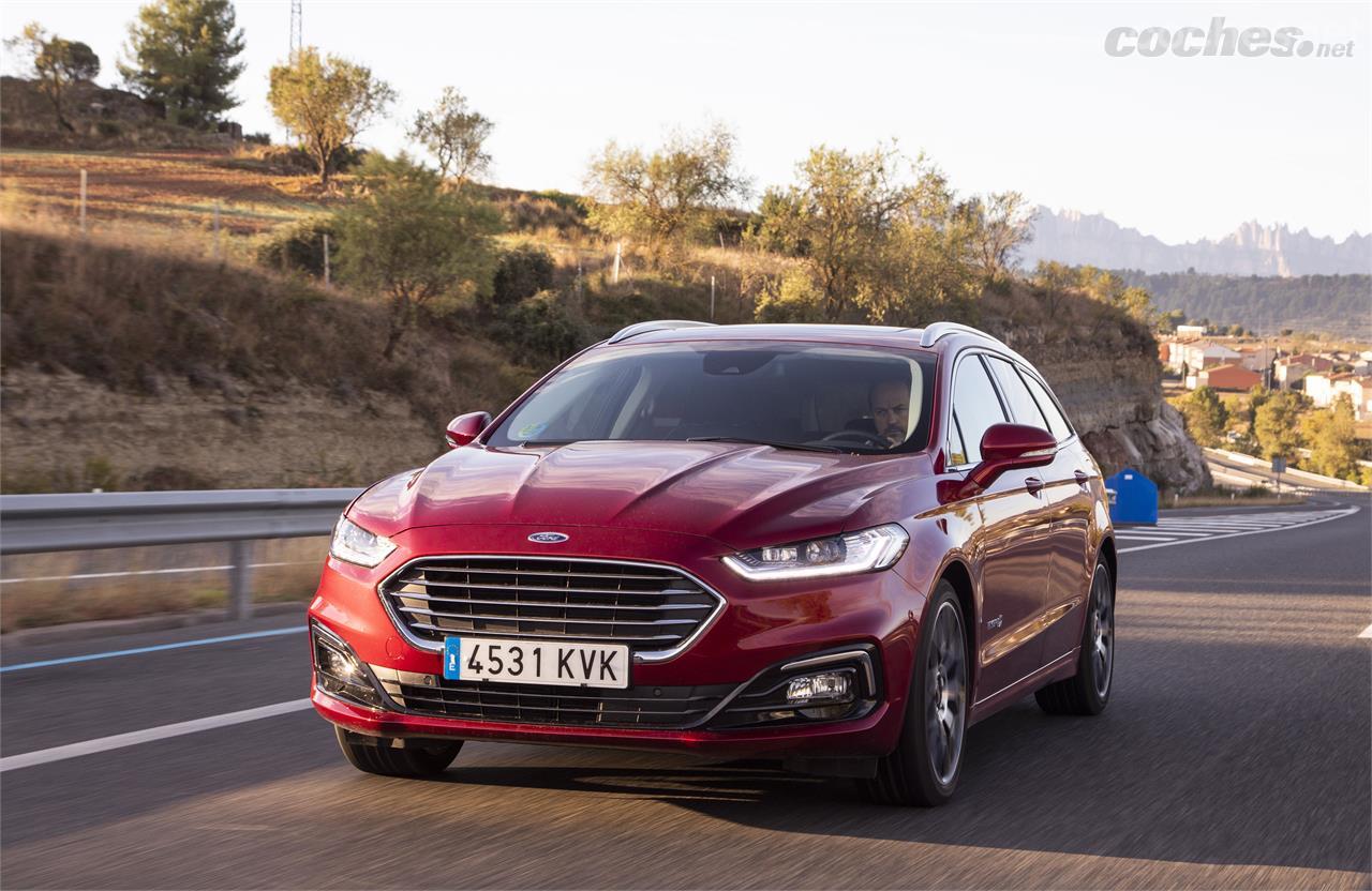 El Ford Mondeo Hybrid Sportbreak destaca por ser cómodo en carretera y relativamente económico en ciudad. La hibridación contribuye a ambas cosas. 