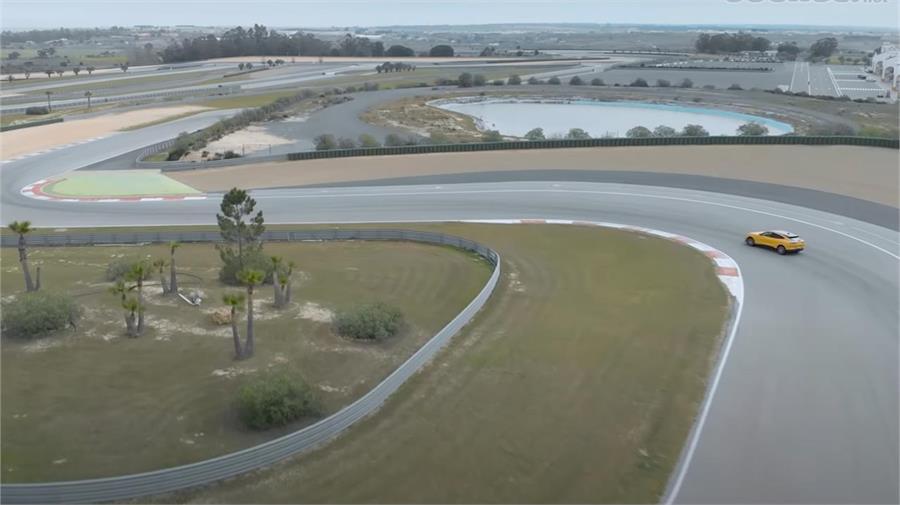 El circuito de Monteblanco (Huelva) cuenta con un trazado de 4,4 kilómetros de longitud con una anchura de pista de 13 metros y 18 curvas (11 a derechas y 7 a izquierdas).