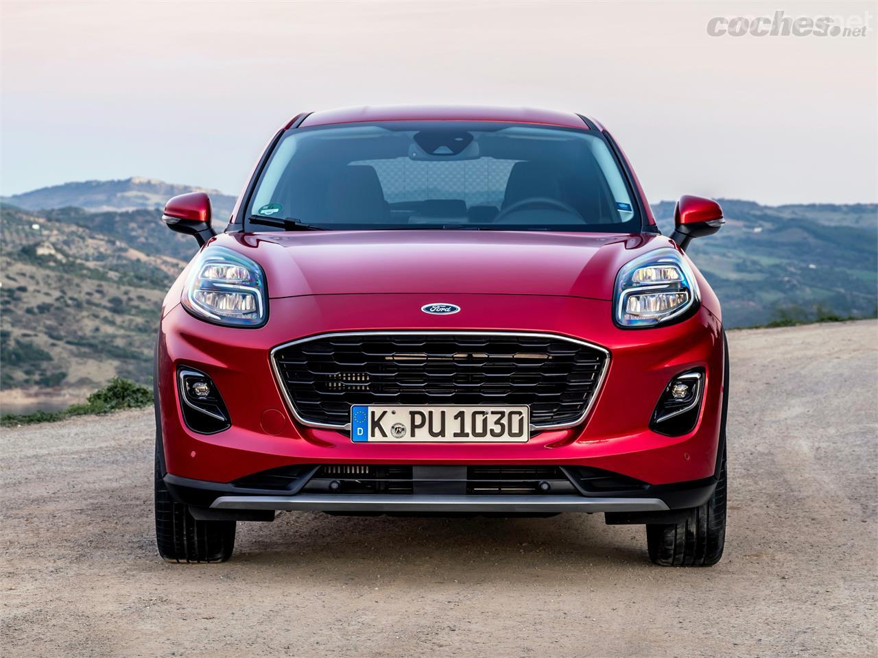 Sus faros evocan a los del primer Puma pero también recuerdan a los de un Porsche Macan; en cualquier caso, la imagen exterior del "hermano pequeño" del Kuga resulta atractiva.