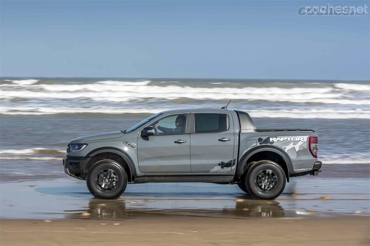 El Ford Ranger Raptor sólo se vende en versión Doble Cabina. 