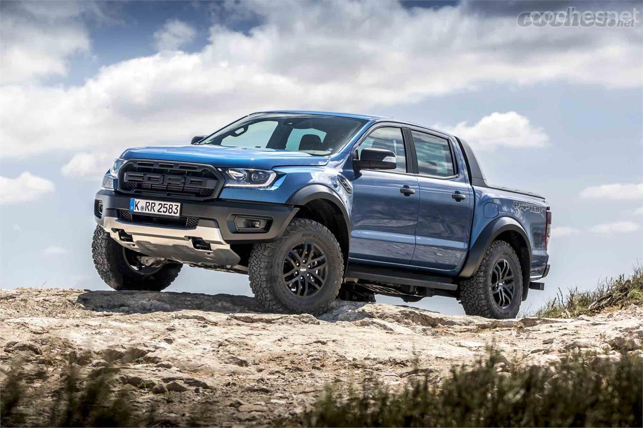 El Ford Ranger Raptor ha sido preparado por Ford Performance para un uso TT más intenso. Ya está a la venta por 56.250 €.