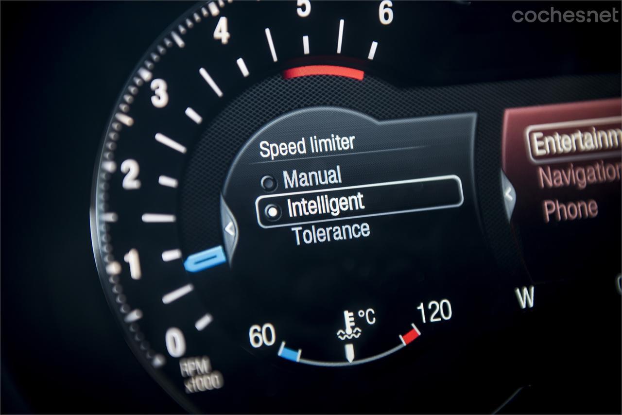 Podemos configurar el limitador de velocidad con tres programas. En Intelligent se ajusta automáticamente según las señales de tráfico. 