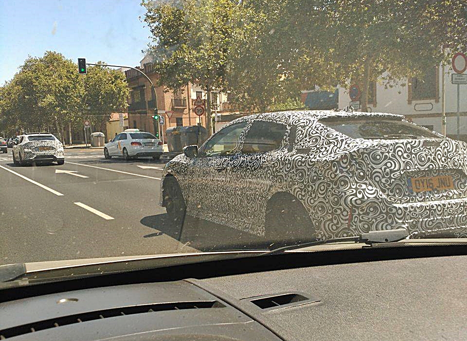 Crece en tamaño hasta los 4,5 metros de longitud, aunque la altura se reduce 2 centímetros. Según Honda será el Civic más deportivo y agresivo jamás fabricado.