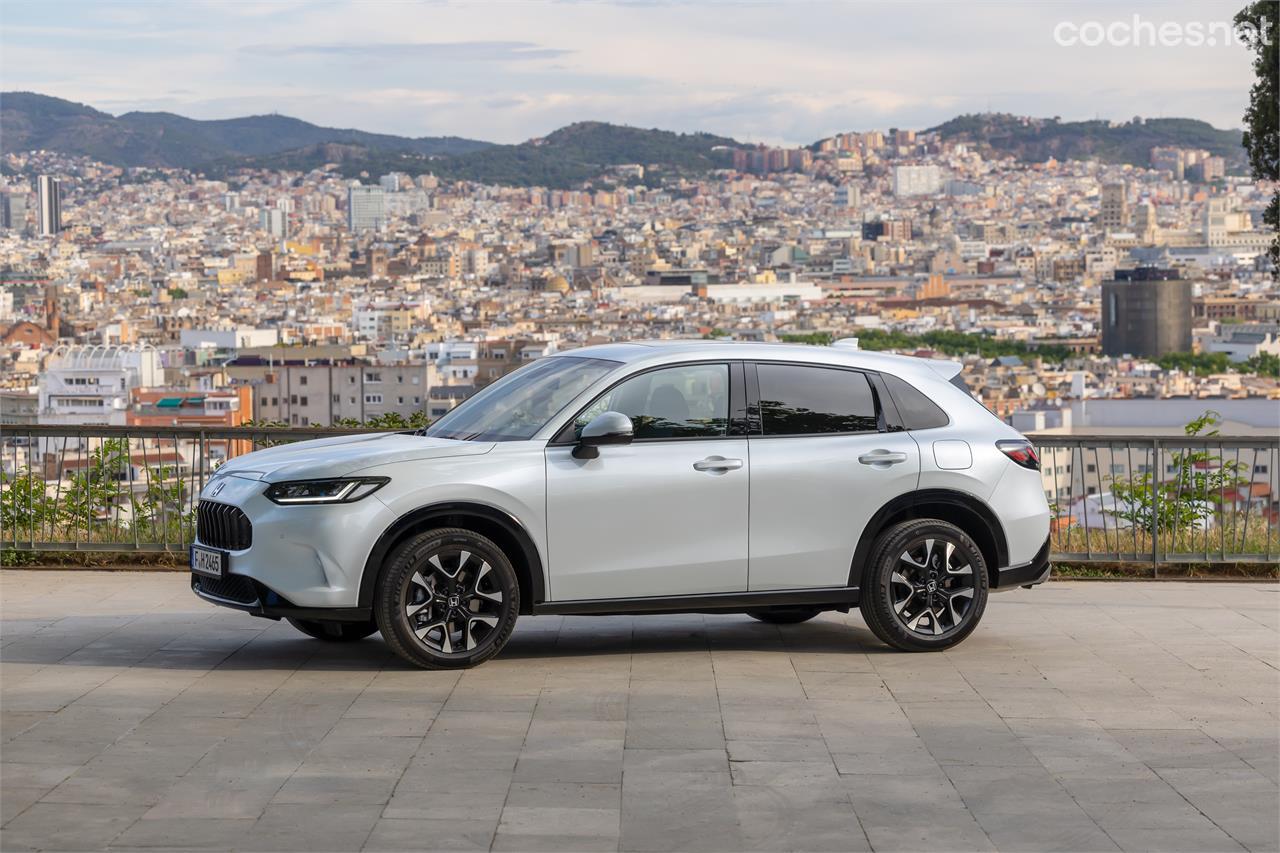 Un coche de diseño agradable, con un frontal un poco Ford y unas proporciones entre turismo y SUV. Así es el Honda ZR-V.