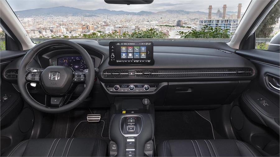 Salvo por el diseño diferente de la consola central, el salpicadero del Honda ZR-V coincide con el del Civic.