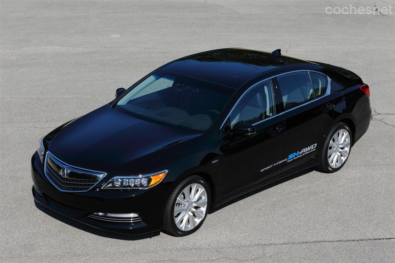 Este es el Acura RLX que se lanzará en Estados Unidos en verano con el sistema híbrido de cuatro ruedas motrices.