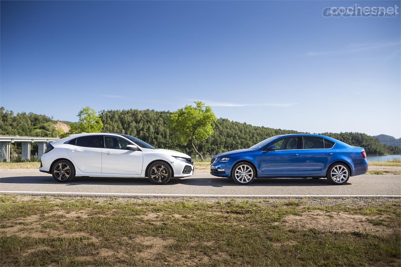 Dos coches muy diferentes en filosofía pero que, igualados a nivel de equipamiento, cuestan lo mismo y ofrecen una habitabilidad y una mecánica similares.