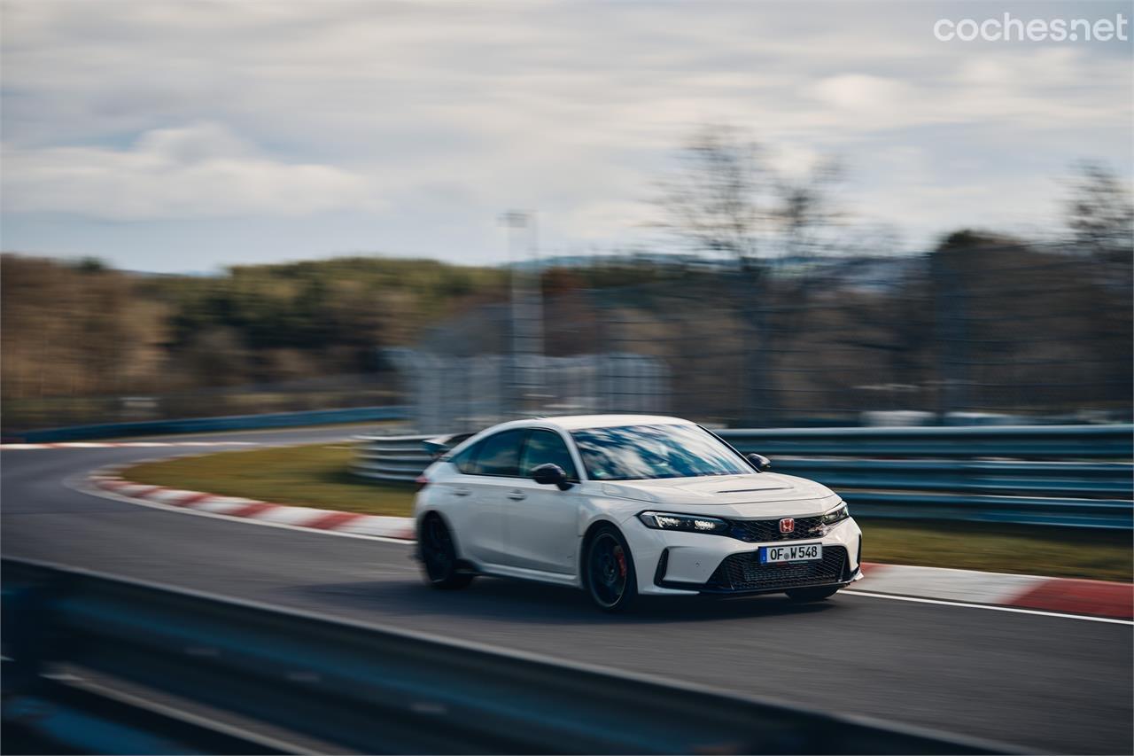 El Honda Civic Type R S acaba de anunciar un tiempo de 7:44 minutos en el circuito del Nürburgring.