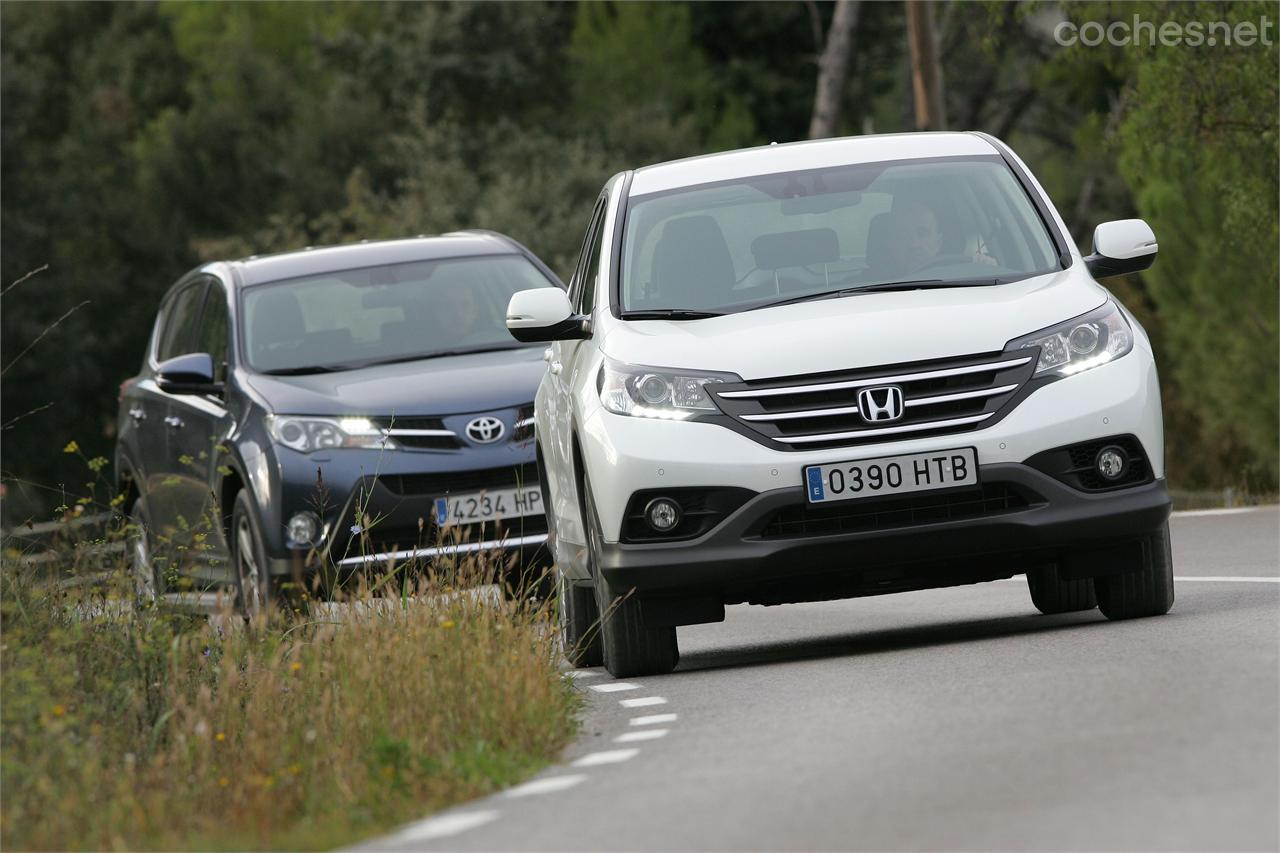 Dos coches cómodos y de rodar tranquilo. En carreteras con muchas curvas el orden sería el inverso.