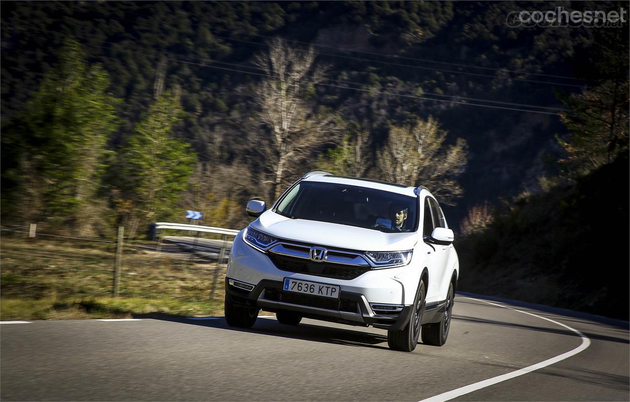 El chasis del Honda CR-V Hybrid es el que tiene una mejor puesta a punto. Hace al coche muy ágil y reactivo. 