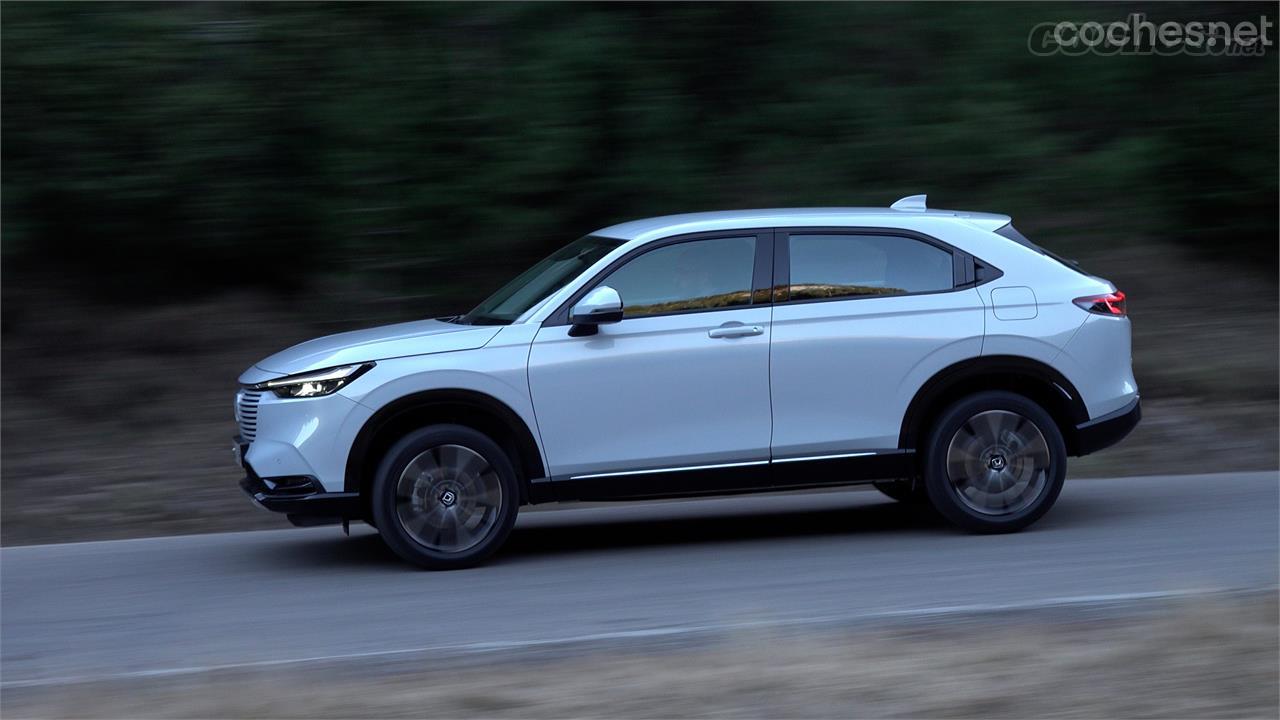 El Honda es un coche muy fácil de conducir, muy agradable en todo tipo de carreteras y que gasta poco.