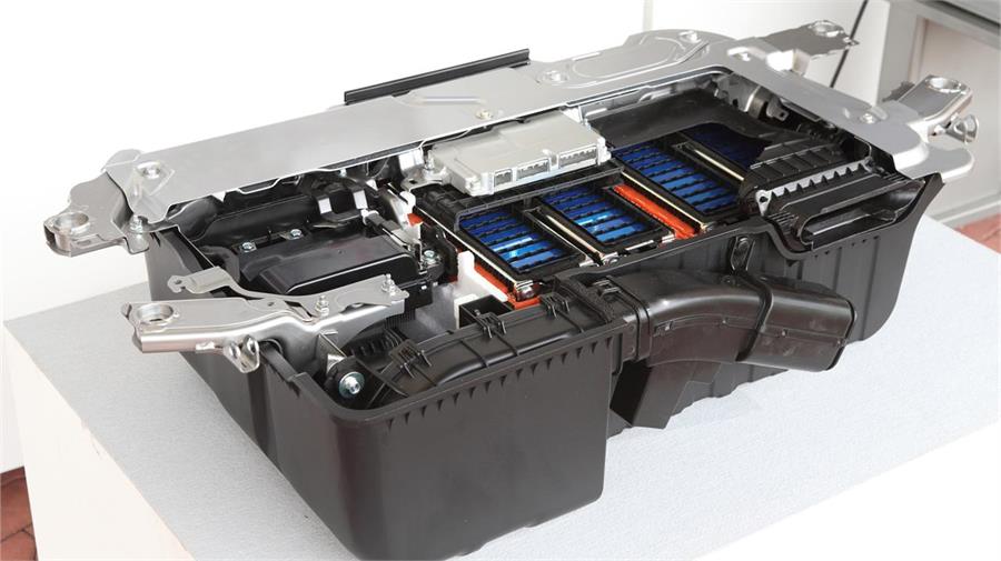 La nueva batería de iones de litio le permitirá moverse en modo eléctrico puro.
