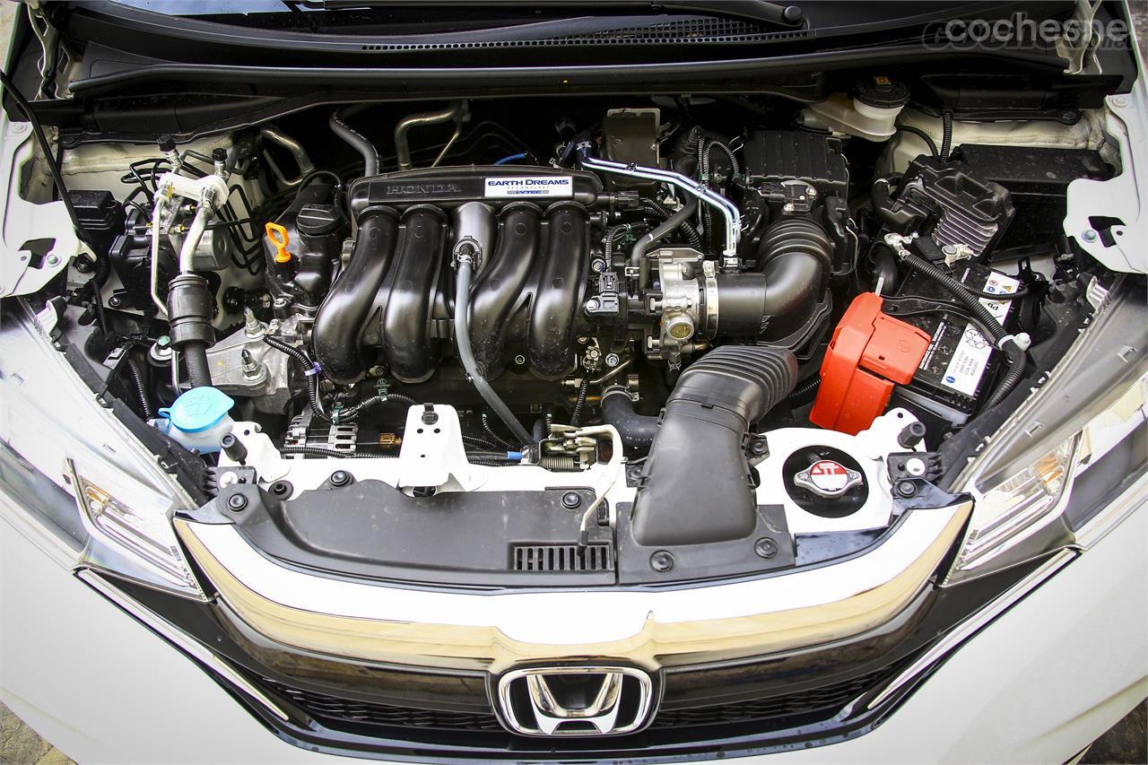 El motor atmosférico de 1,5 litros y 4 cilindros nos ha recordado, salvando las distancias, a los famosos VTEC de los Civic Type R de hace algunas generaciones.