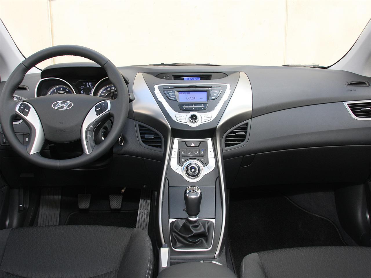 Hyundai Elantra 1.6 MPI