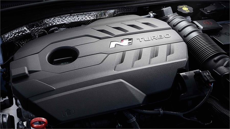El motor de 4 cilindros Turbo da 275 CV y se caracteriza por su excelente entrega de par y potencia máximas. 