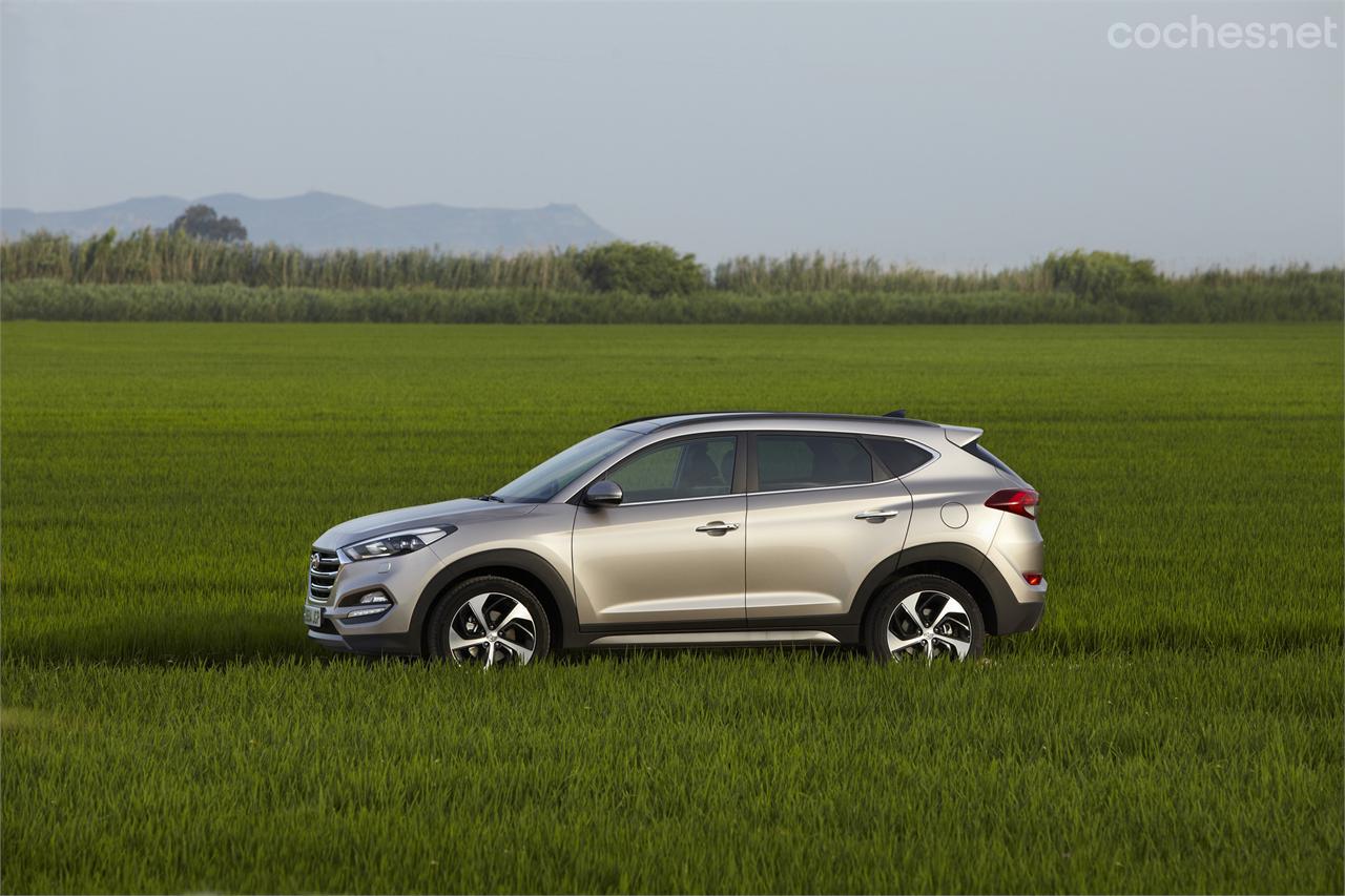 El Hyundai Tucson es un SUV diseñado para desplazarse por carretera con un buen nivel de confort. No obstante, hay versiones con tracción integral y sistema de reparto de par variable. 