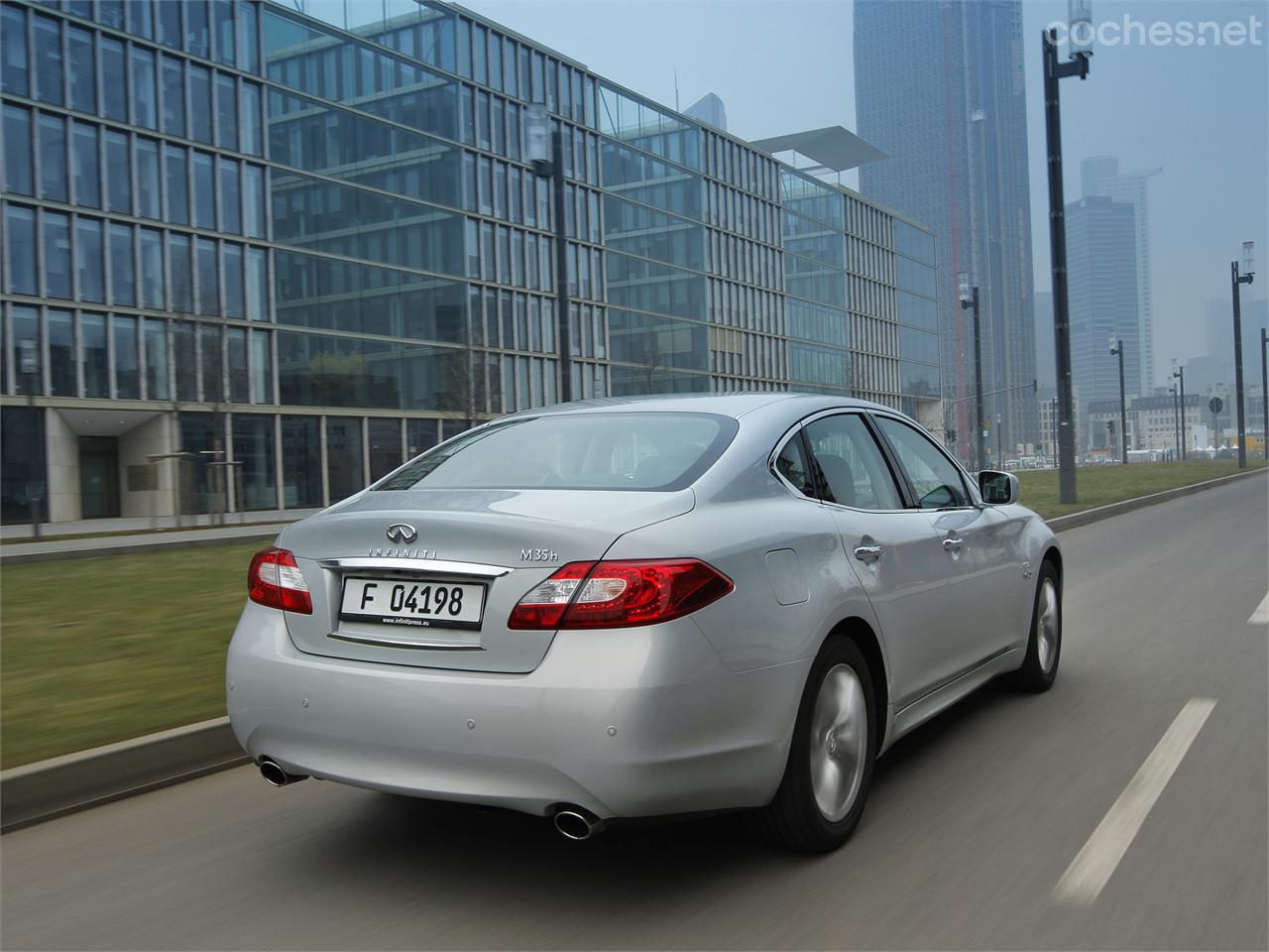 Infiniti M35h