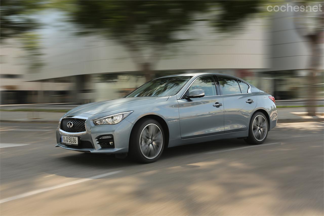 Este Q50 es un digno rival para las berlinas alemanas premium de su mismo tamaño; A4, Serie 3 y Clase C.